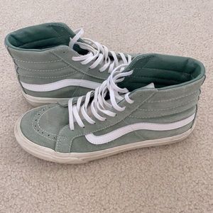 Women’s Highs-top light Green Vans